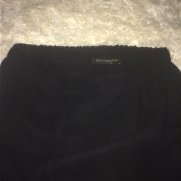 Black long skirt - Picture 2 of 4